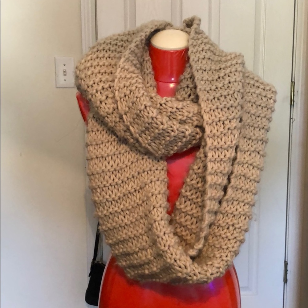 Infinity scarf
